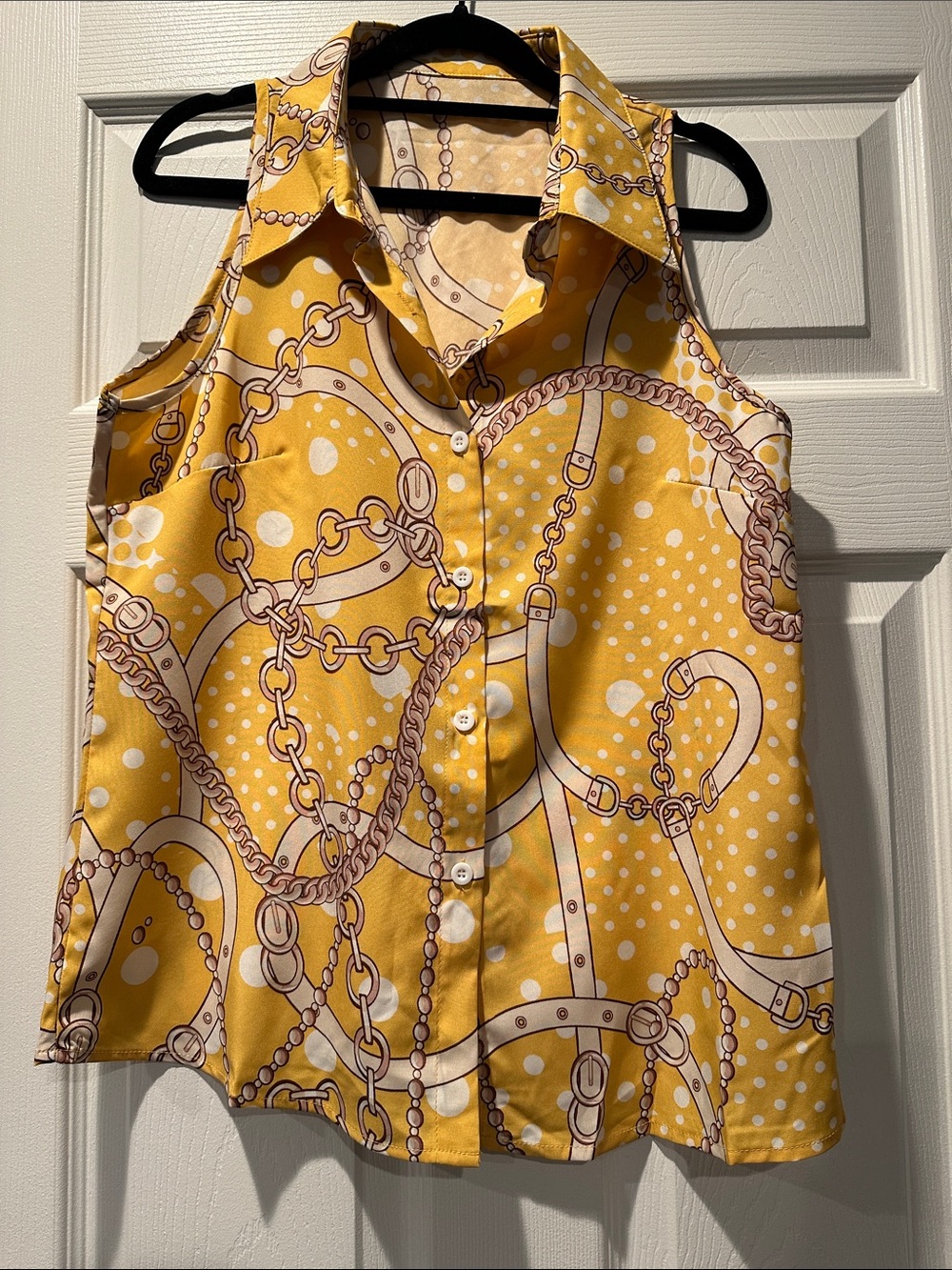 Sleeveless Yellow Chain-Print Button Front Top